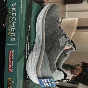 Skechers Men's D'lux Walker Pensive Oxford